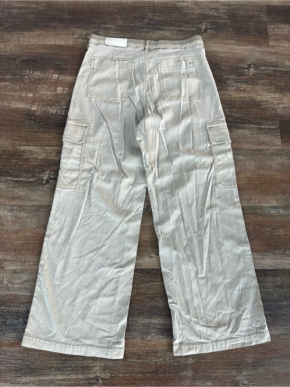 AE Dreamy Drape Stretch Cargo Super High-Waisted Baggy Wide-Leg Pant - Picture 5 of 6